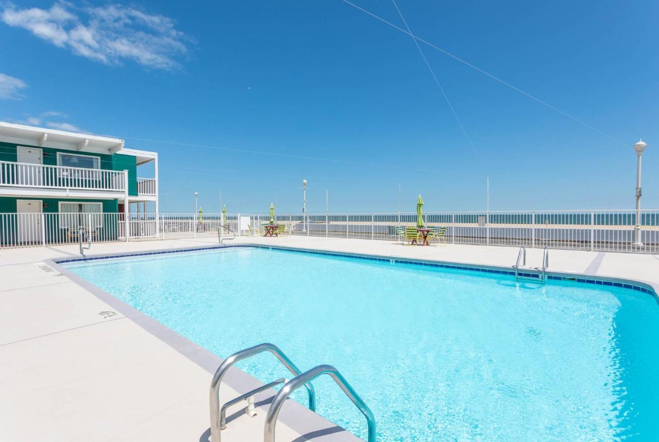 Fish Tales Boardwalk Inn & Ocean Mecca Motel Ocean City Exterior photo