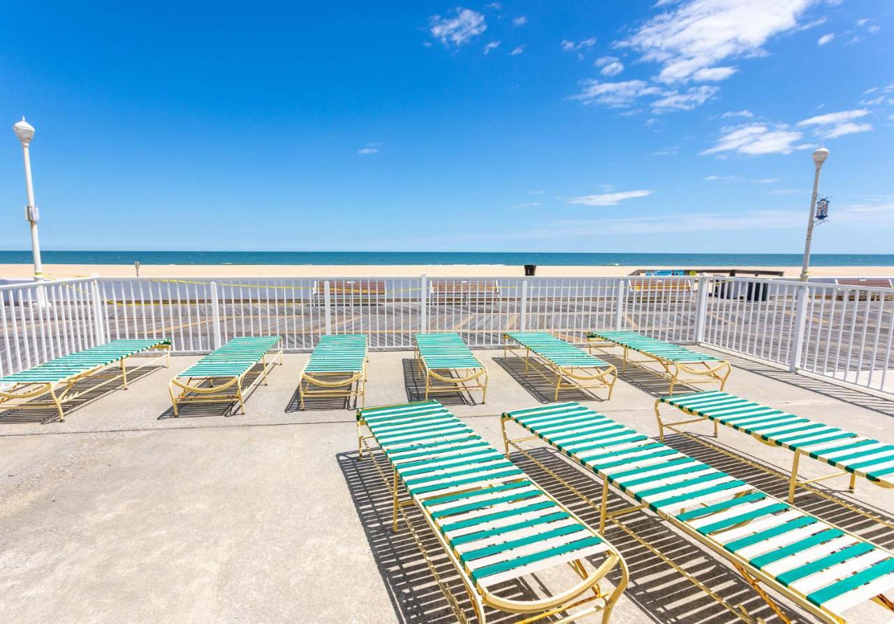 Fish Tales Boardwalk Inn & Ocean Mecca Motel Ocean City Exterior photo