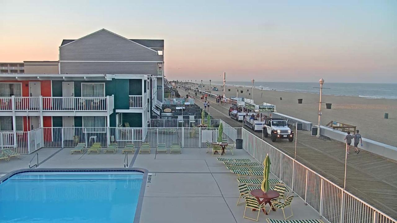 Fish Tales Boardwalk Inn & Ocean Mecca Motel Ocean City Exterior photo