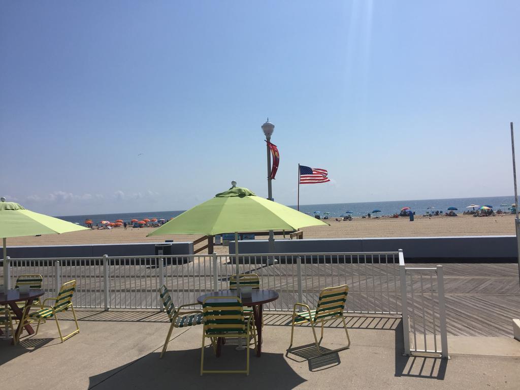 Fish Tales Boardwalk Inn & Ocean Mecca Motel Ocean City Exterior photo