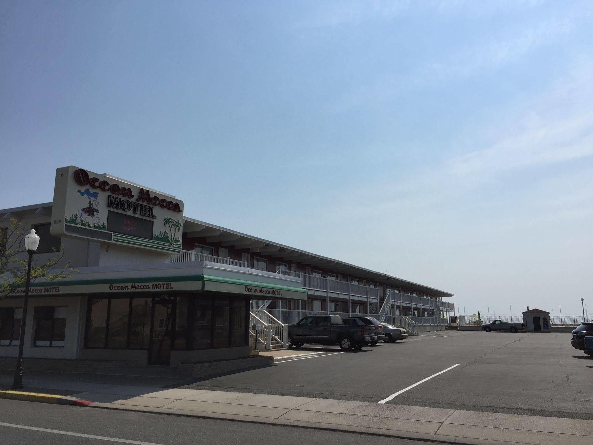 Fish Tales Boardwalk Inn & Ocean Mecca Motel Ocean City Exterior photo