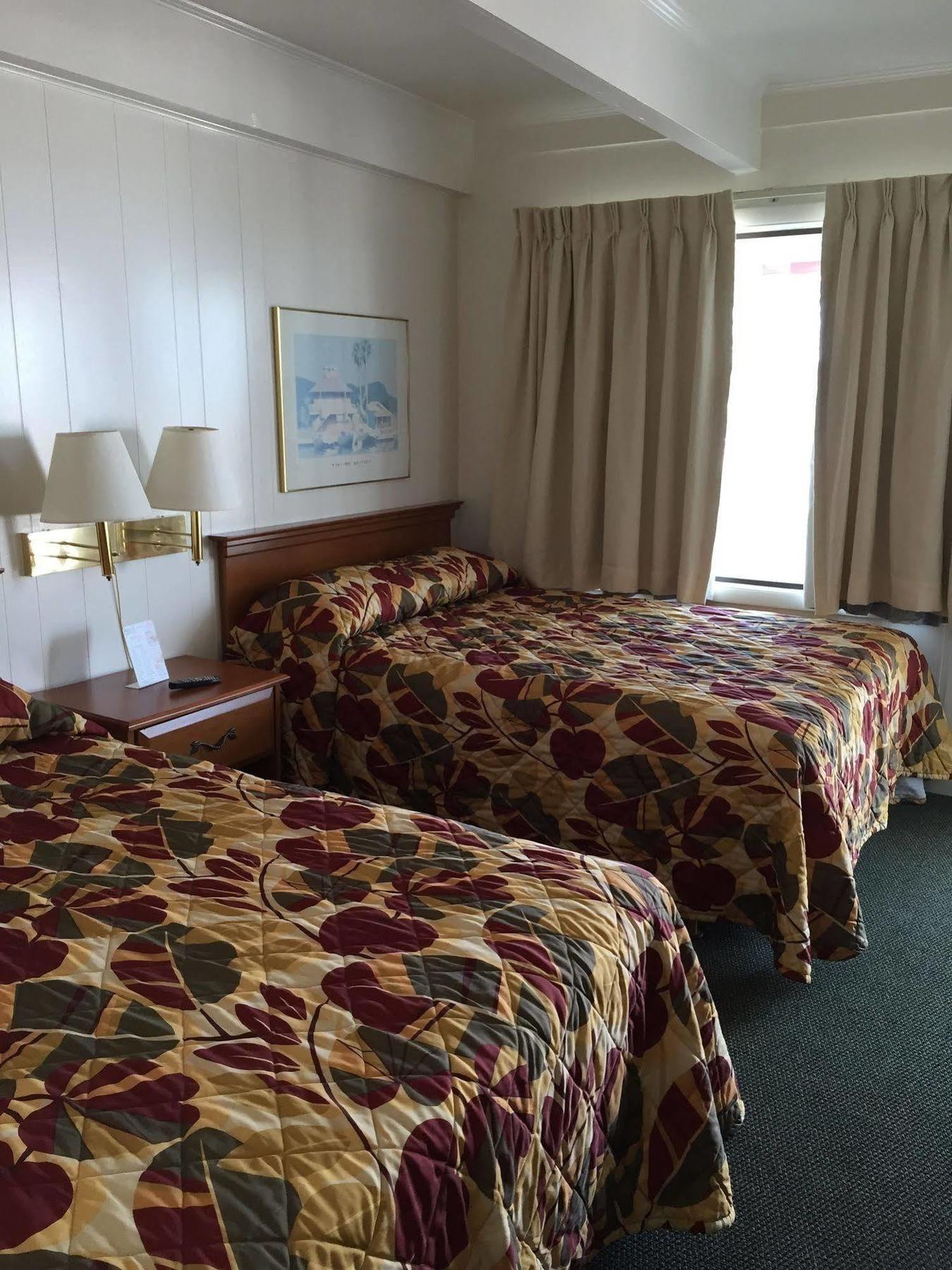 Fish Tales Boardwalk Inn & Ocean Mecca Motel Ocean City Exterior photo