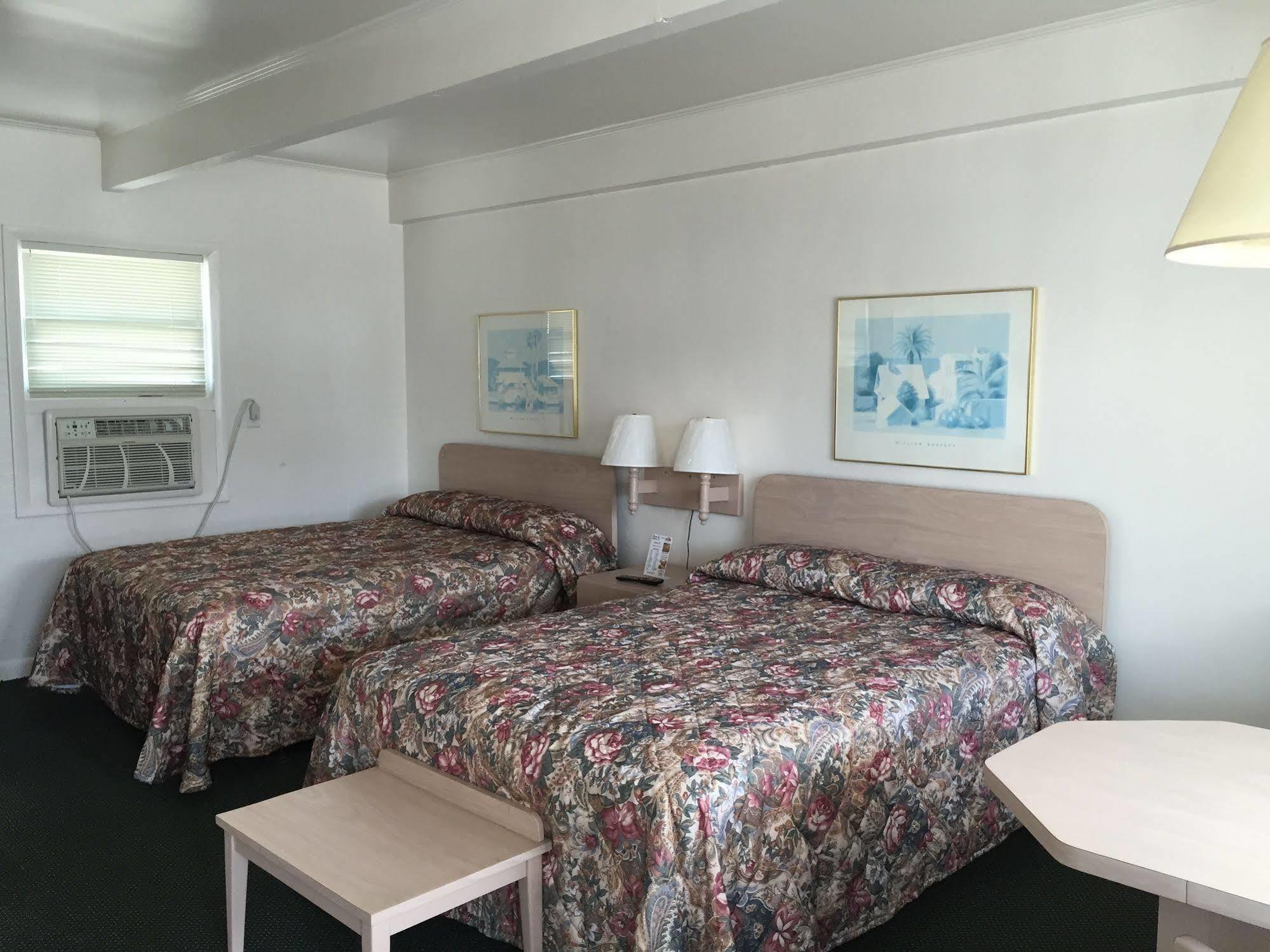 Fish Tales Boardwalk Inn & Ocean Mecca Motel Ocean City Exterior photo