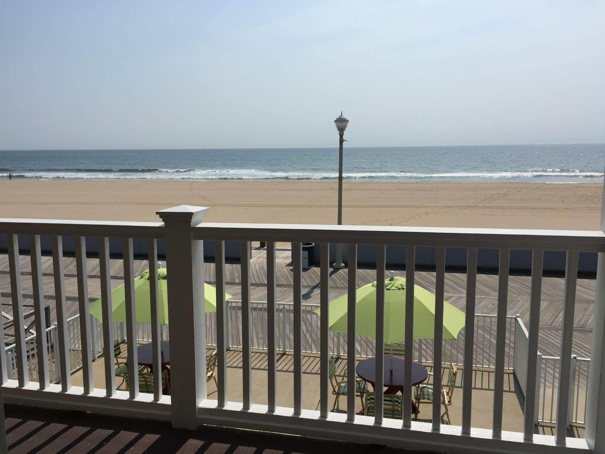 Fish Tales Boardwalk Inn & Ocean Mecca Motel Ocean City Exterior photo